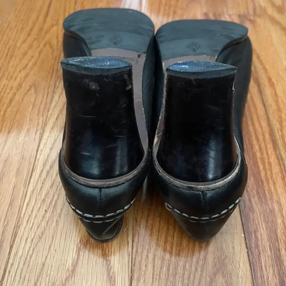 Goffredo Fantini Leather Pumps Black Contrast Stitch Brass Hardware EU 39 US 9